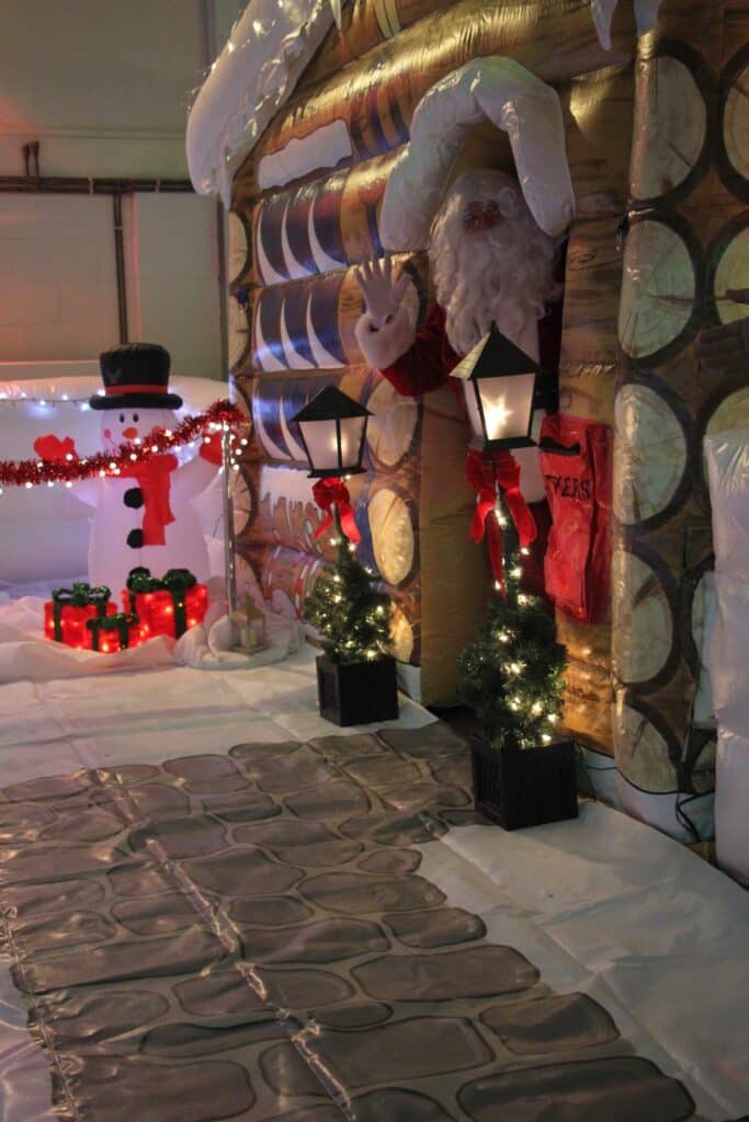 Deluxe Santa's Grotto_0891