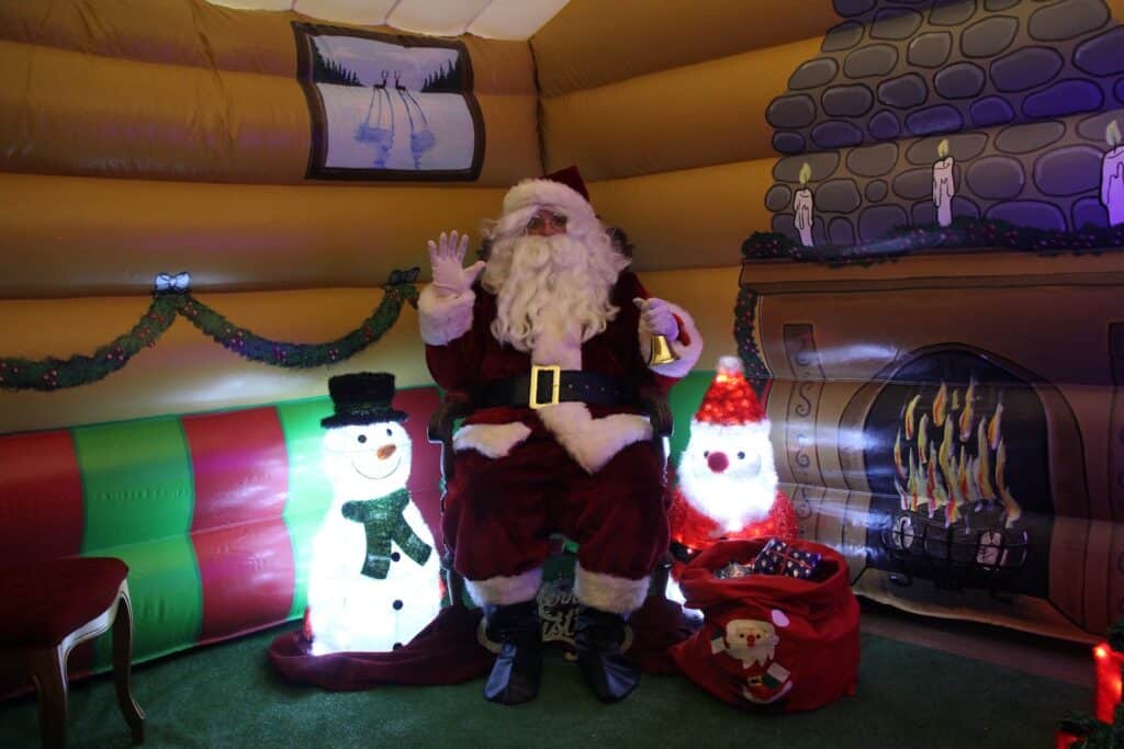 Deluxe Santa's Grotto_0953