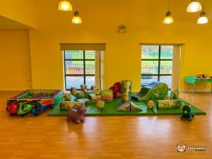 Soft play with timed shapes and ball pool